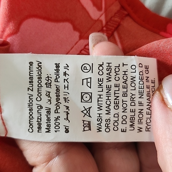 Shein Curve Pink & Red Floral Top Ruffled Neck & Sleeve 4X - Picture 7 of 9